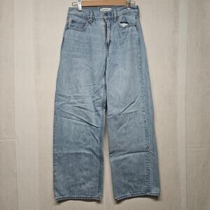 Abercrombie & Fitch The Ultra Loose Low Rise Jeans Light Wash